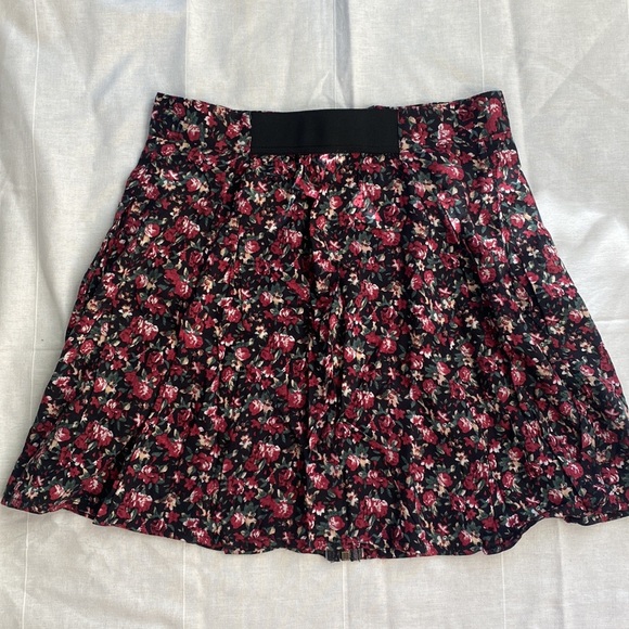 Urban Outfitters Floral Skater Skirt - Picture 4 of 5